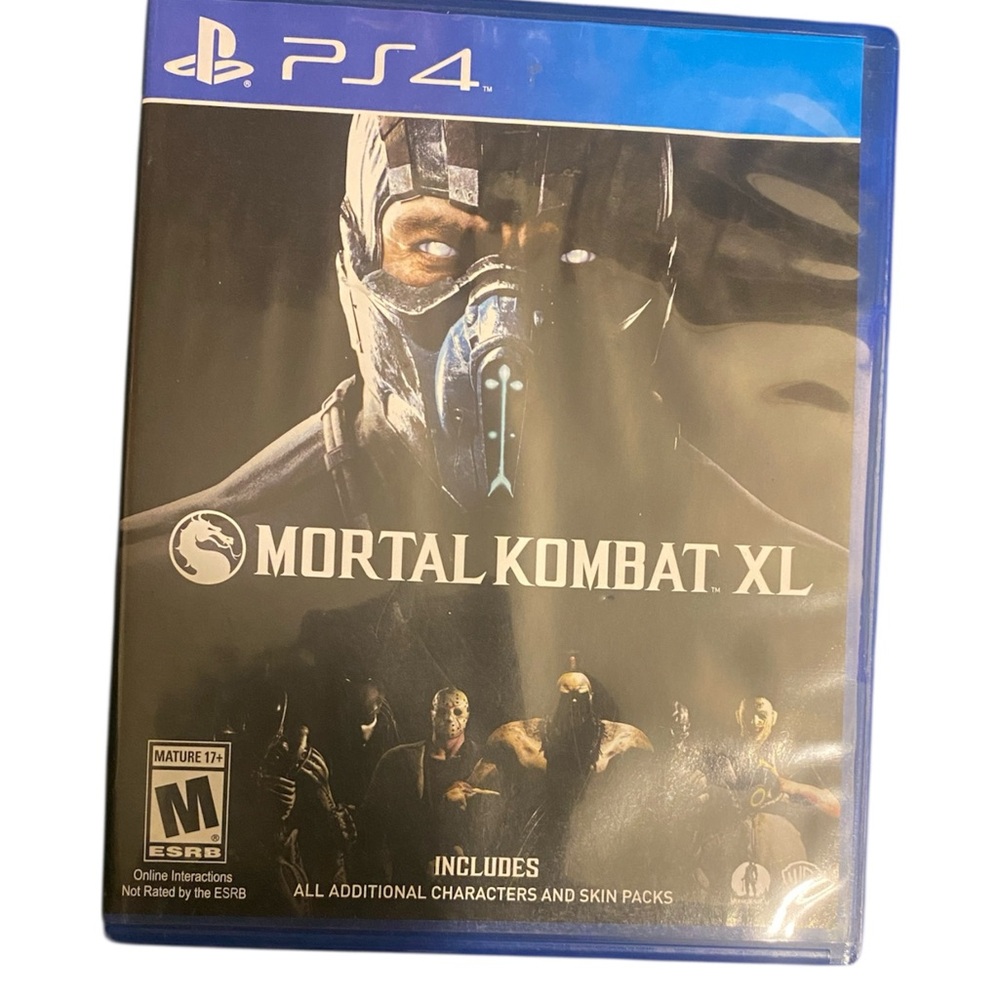Mortal Kombat XL PS4 Game - Black & Blue Case